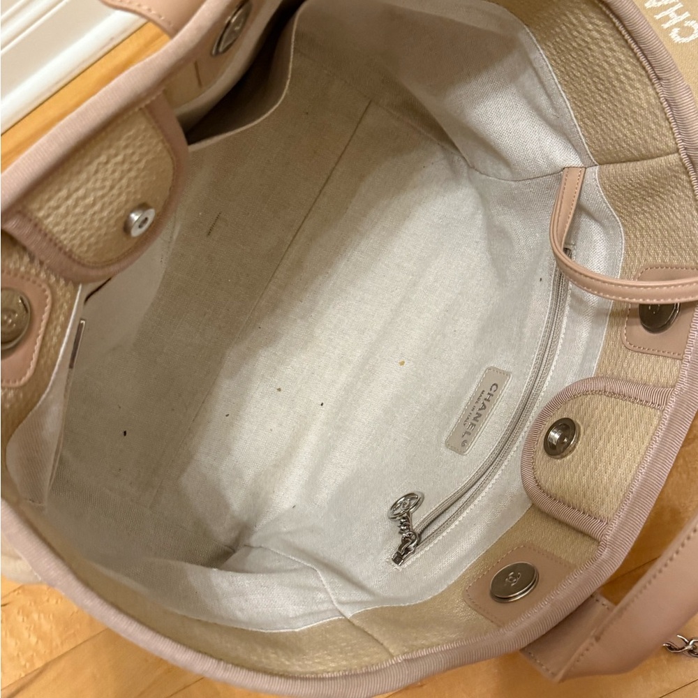 CHANEL Small Deauville Tote in beige - Picture 14 of 16